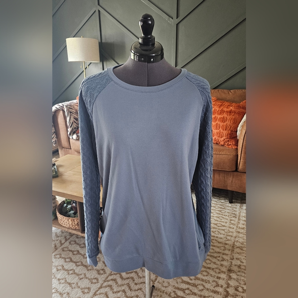 Blue Long Sleeve Sweater Size Large